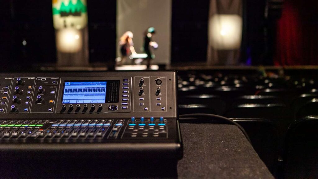 Choosing the Best Commercial Audio Visual Solutions Providers Guide
