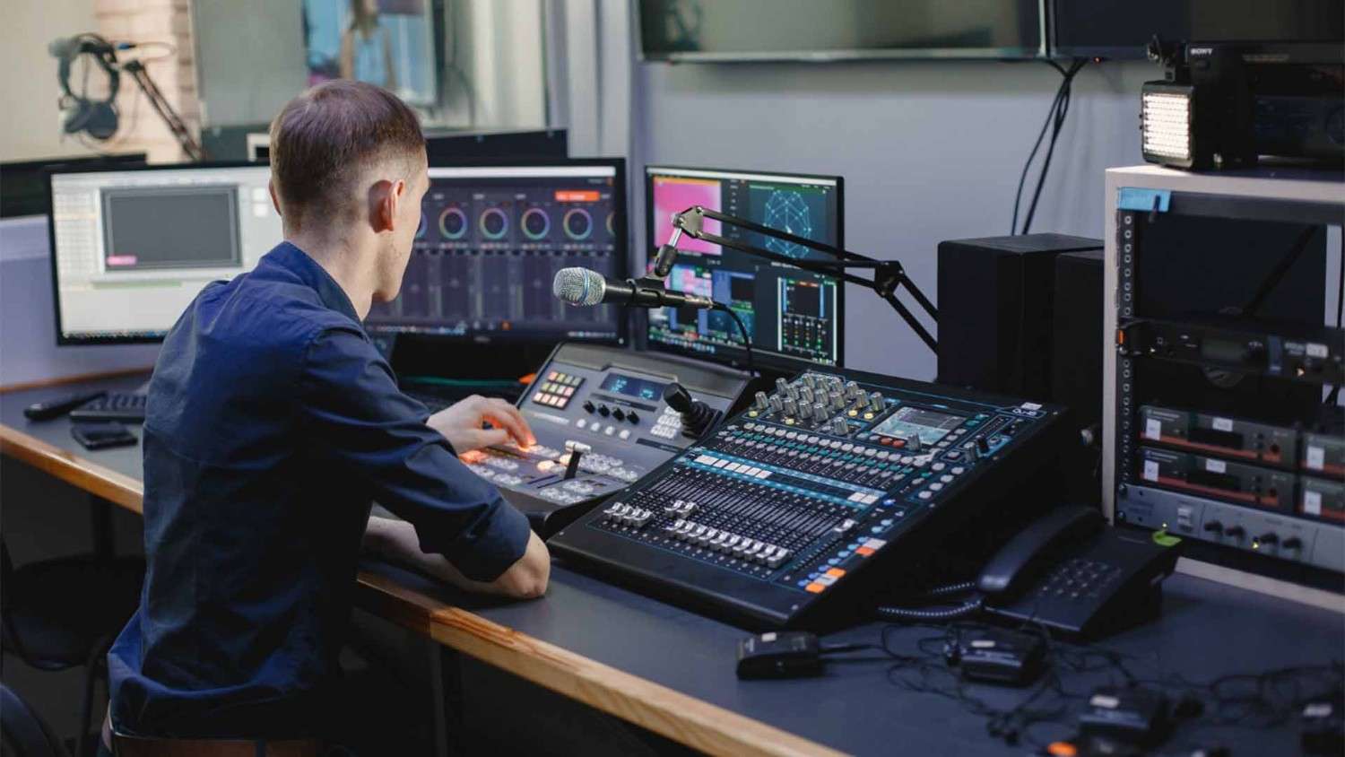 How to Choose an Audio Visual System Design Service for a Small Business